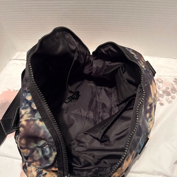 Kipling Handbag - Picture 4 of 5